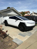 Kit de envoltura precortada para Tesla Cybertruck 2024 en color blanco mate 